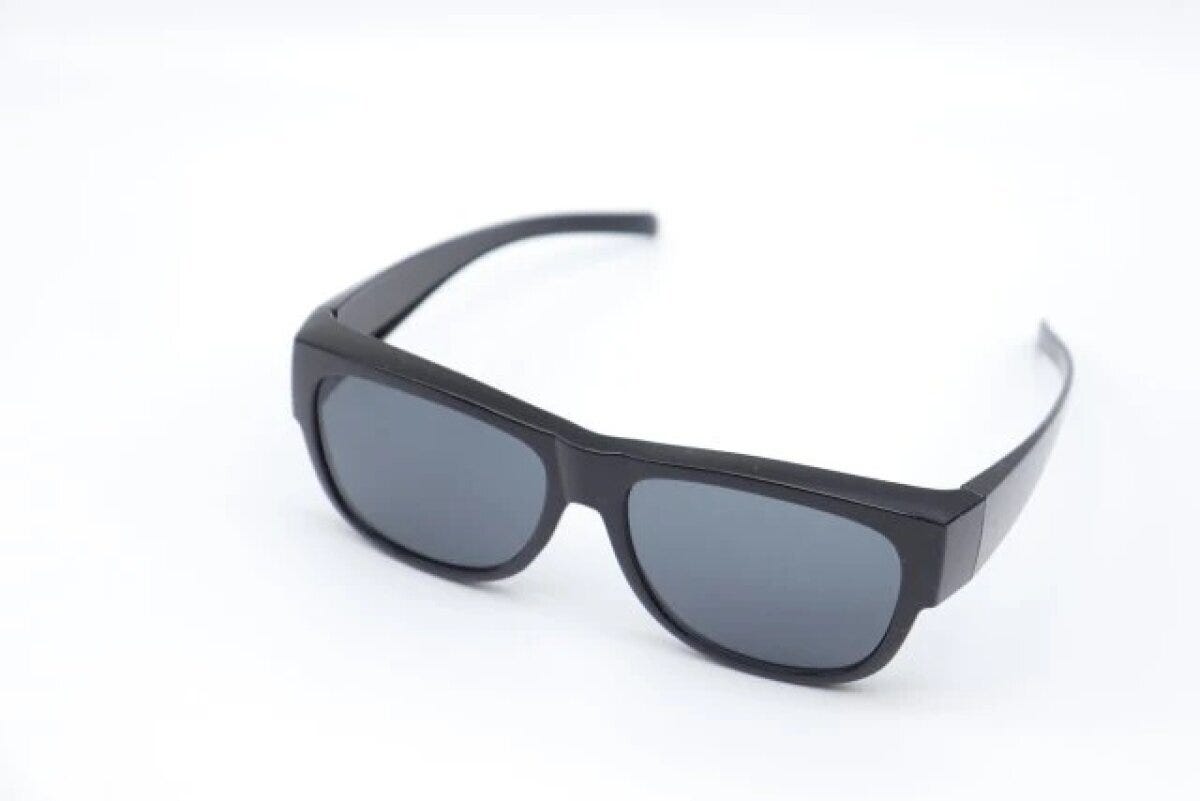 ダイソー　オーバーサングラスA