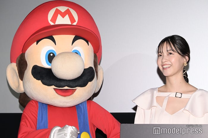 マリオ、西野七瀬(C)モデルプレス