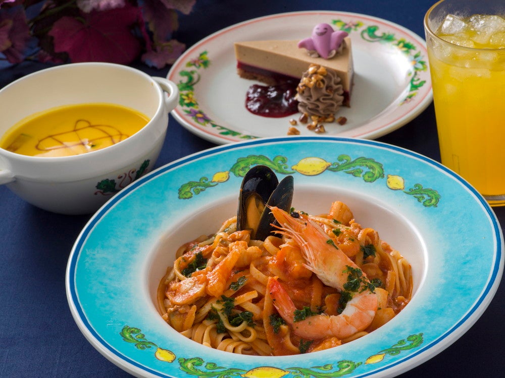 スペシャルパスタセット1,980円／販売店舗：カフェ・ポルトフィーノ（C）Disney