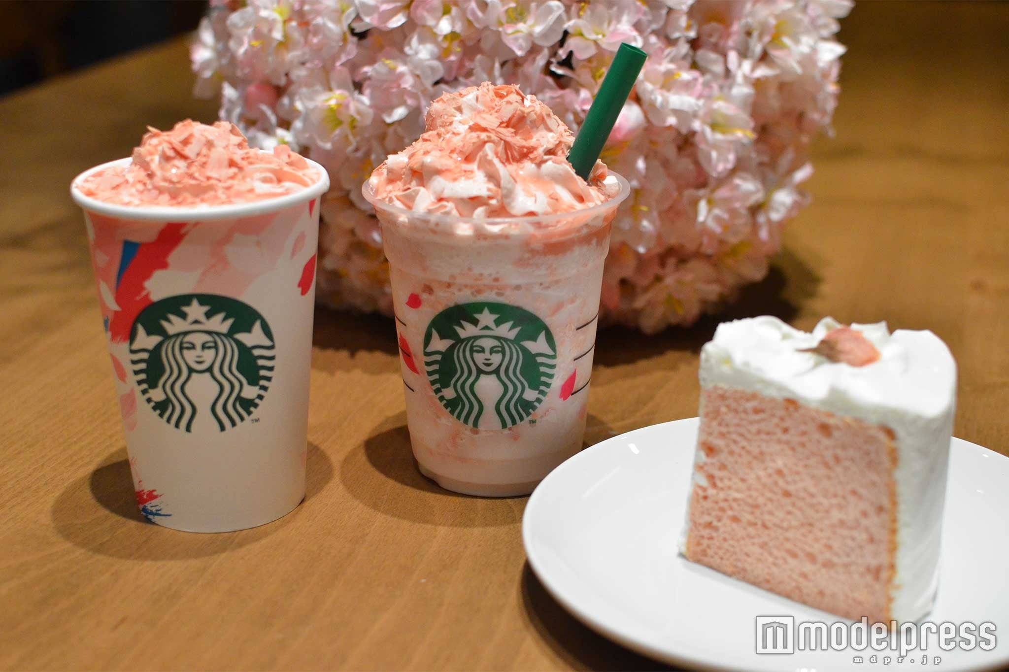 スタバ、ピンク色に胸キュン！春の新作をいち早く試食してみた　