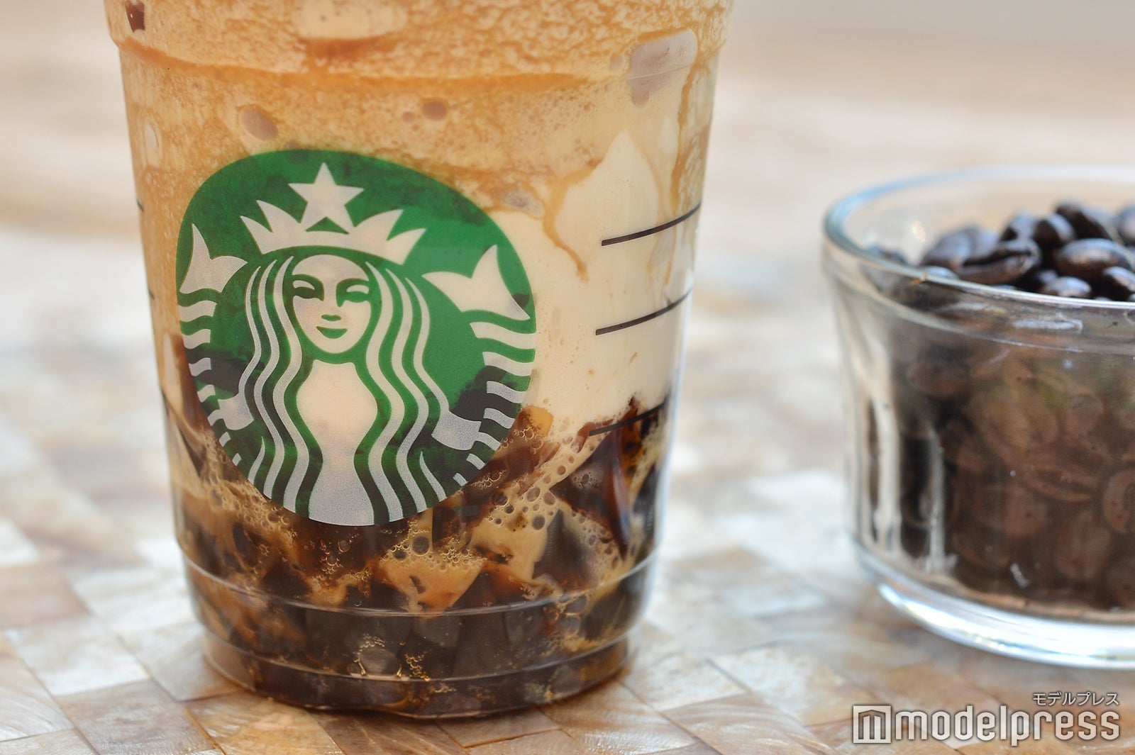 コーヒージェリー・コーヒーホイップ・フラペチーノの3層 （C）モデルプレス