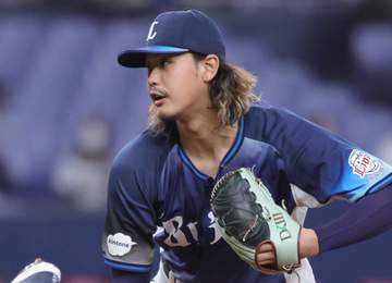 西武・高橋光成 三回途中アクシデントで緊急降板 指先を気にする仕草 自らベンチに合図