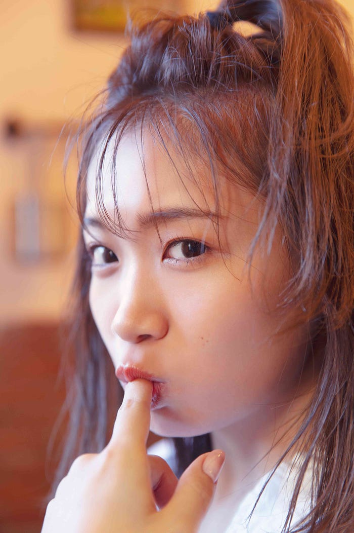 乃木坂46 秋元真夏2nd写真集「しあわせにしたい」セブンネット限定 裏表紙/撮影:倉本GORI(発売:竹書房)
