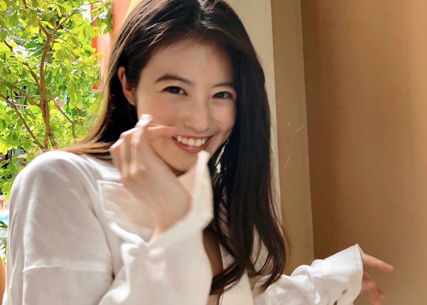 今田美桜写真集公式ツイッター（@mio2nd0121）より