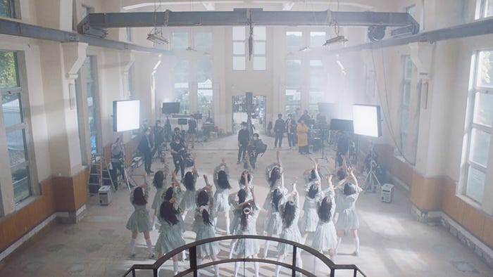 乃木坂46「僕は僕を好きになる」MV (提供写真)