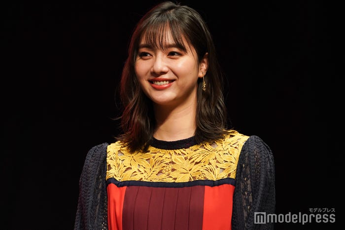 新川優愛 (C)モデルプレス