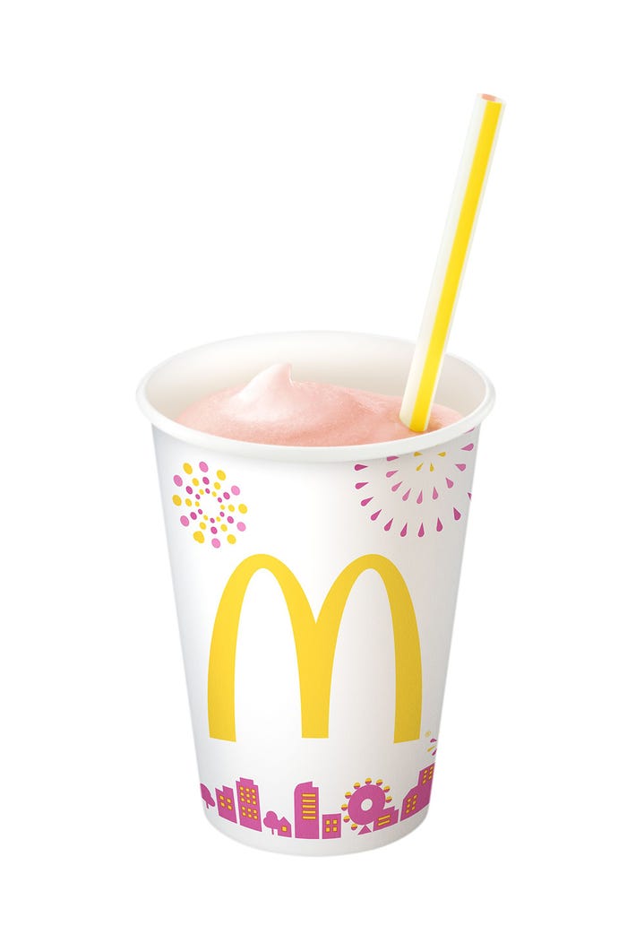 花火の絵柄の夏らしい期間限定カップ/画像提供:日本マクドナルド