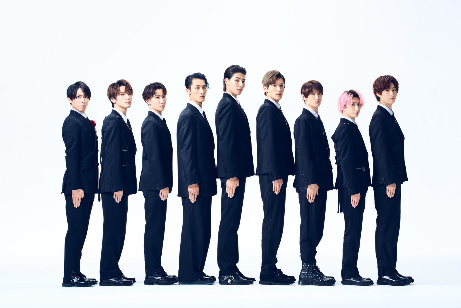 Snow Man「おそ松さん」主題歌「ブラザービート」披露　なにわ男子はデビュー曲とのギャップで魅せる