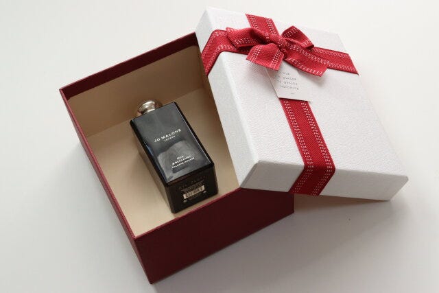 リボン長方形ギフトボックス(3サイズ) 使用例 リボン長方形ギフトボックス(3サイズ) 使用例