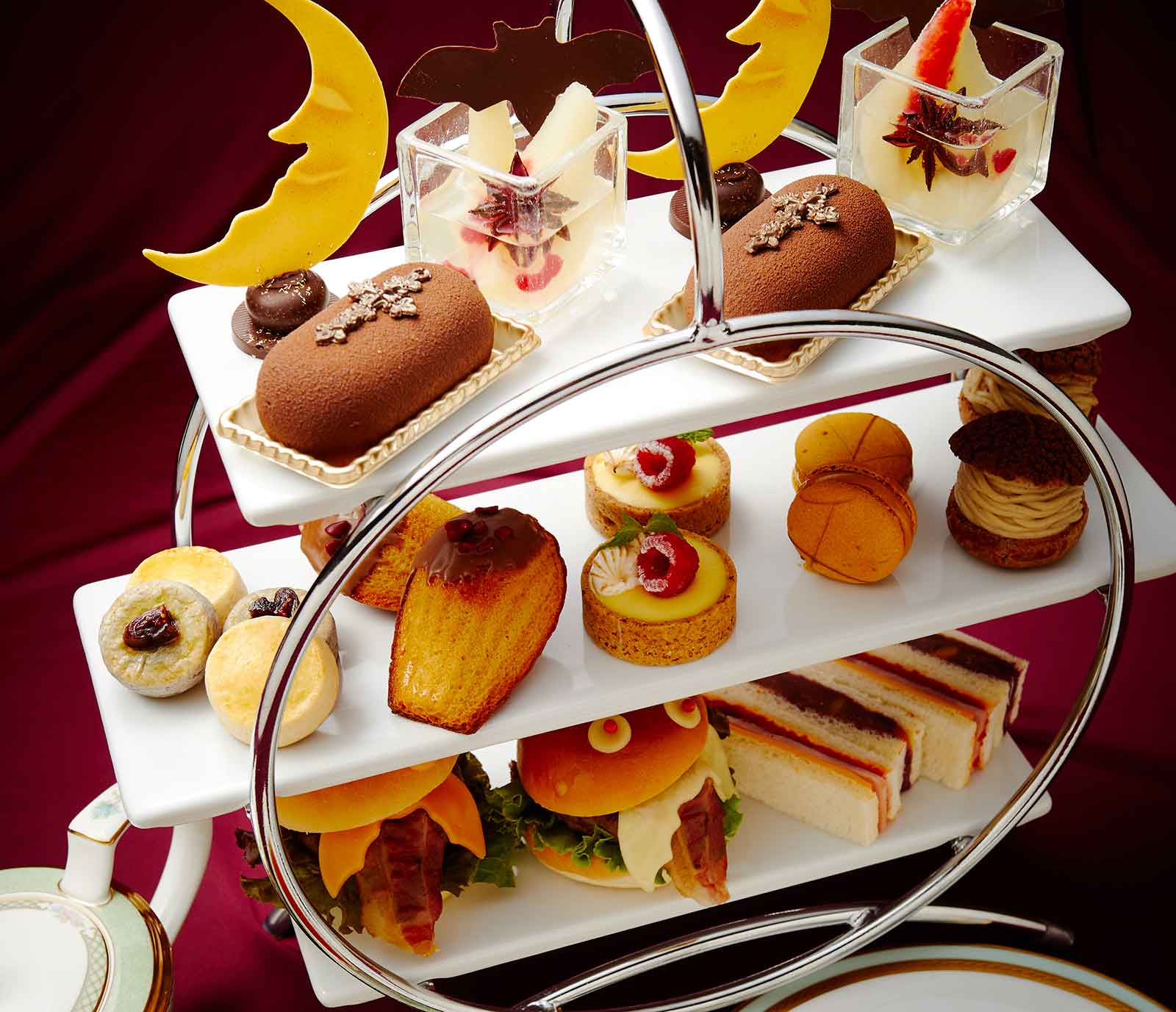 ハロウィンアフタヌーンティーセット／画像提供：株式会社ロイヤルパークホテル