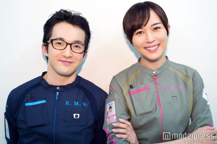 浅利陽介&比嘉愛未 (C)モデルプレス