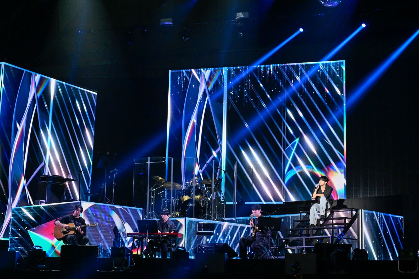 ドヨン（C）田中聖太郎写真事務所