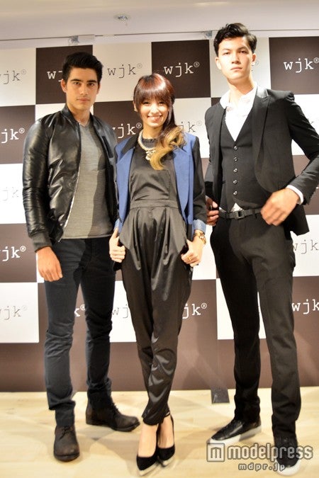 南明奈、カジュアルコーディネート（左）、エレガンスコーディネート（右）