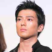 三代目jsb 登坂広臣 クールな眼差しで唇を拭うセクシーshotに イケメンすぎる とファン歓喜 モデルプレス 三代目jsb 登坂広臣 クールな眼差しで唇を拭うセクシーshotに イケメンすぎる とファン歓喜 モデルプレス