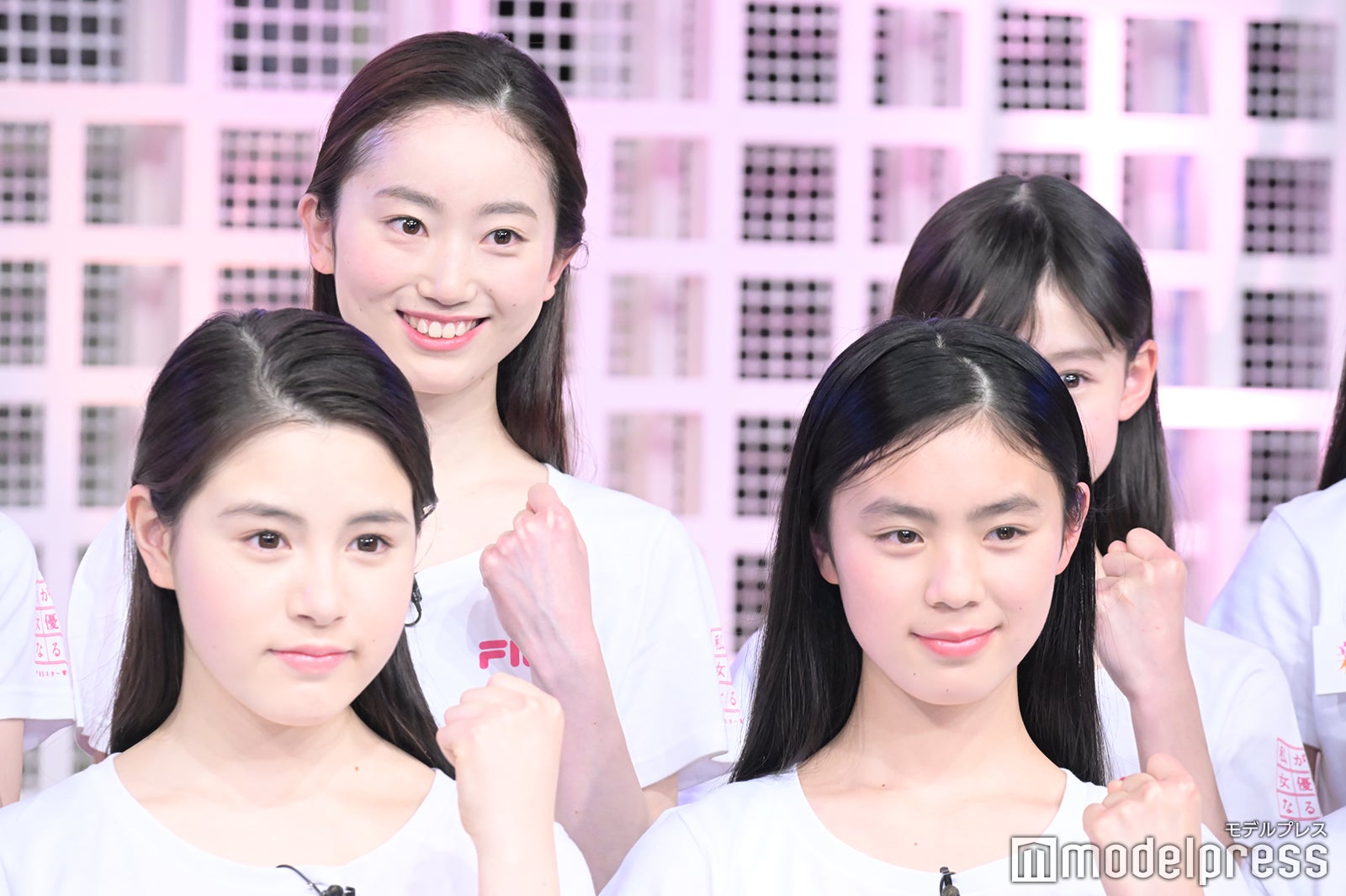 （前列左から）中島梨里香、馬越友梨（後列左から）奥遥歌、鈴木悠華 （C）モデルプレス