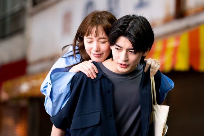 本田翼、高橋文哉 「君の花になる」第2話より(C)TBS