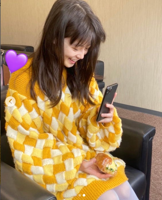 今田美桜、“寝ぐせ姿”オフショットに「前髪切った？」「自然体で可愛い」の声