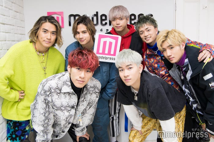 BALLISTIK BOYZ/(左上から時計回り)砂田将宏、海沼流星、加納嘉将、日高竜太、松井利樹、奥田力也、深堀未来 (C)モデルプレス