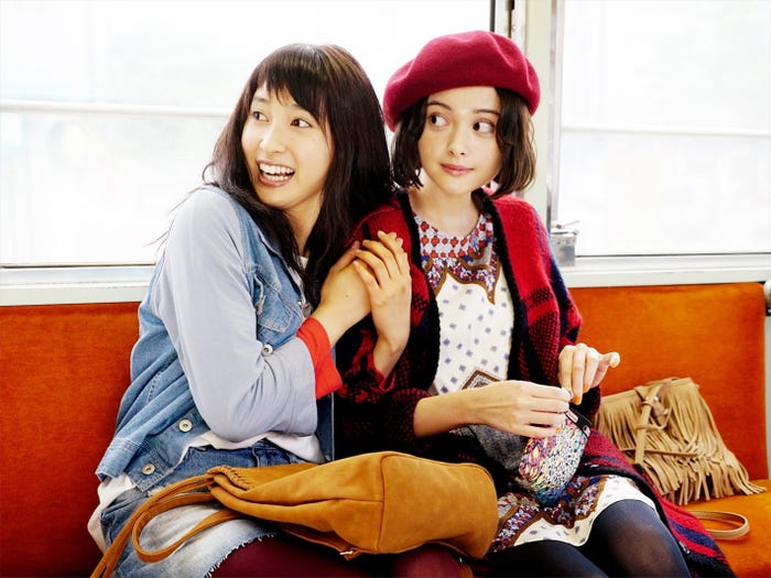 土屋太鳳、玉城ティナ(C)2017 「PとJK」製作委員会