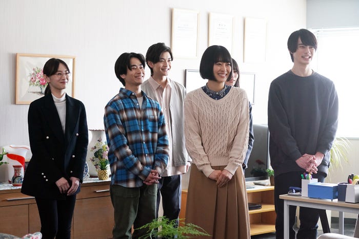 北川景子、前田旺志郎、高橋文哉、河村花、南沙良、前田拳太郎 「女神の教室~リーガル青春白書~」第9話より(C)フジテレビ