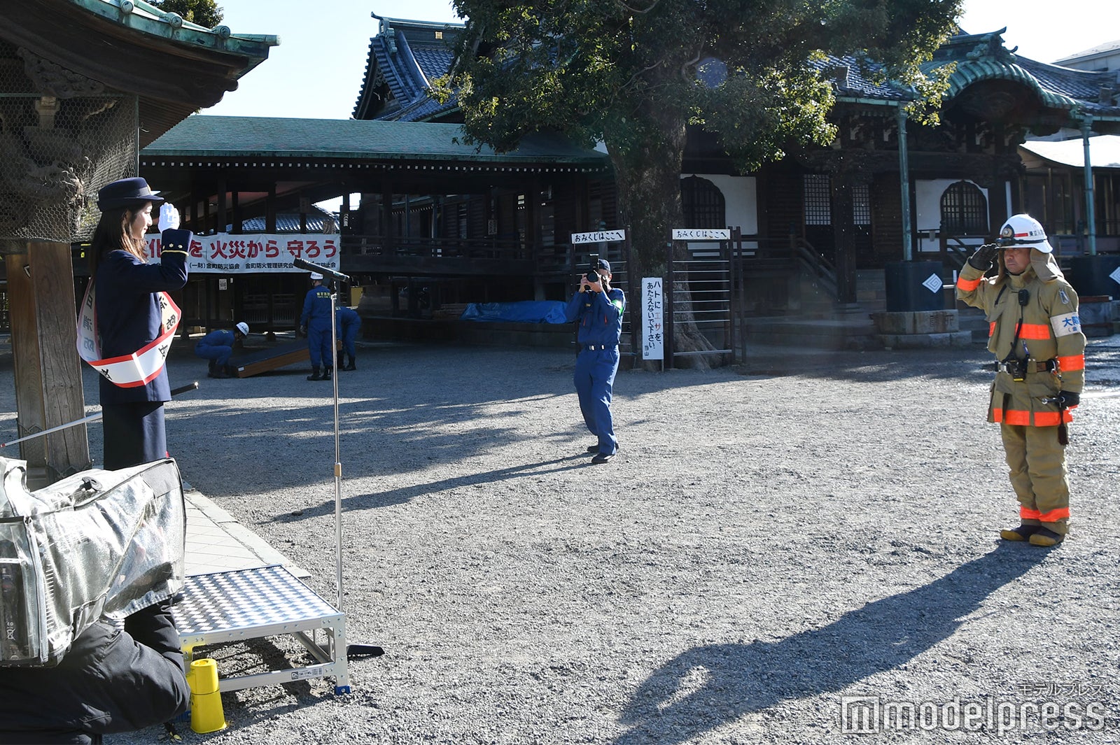 小室安未／消防演習の様子（C）モデルプレス