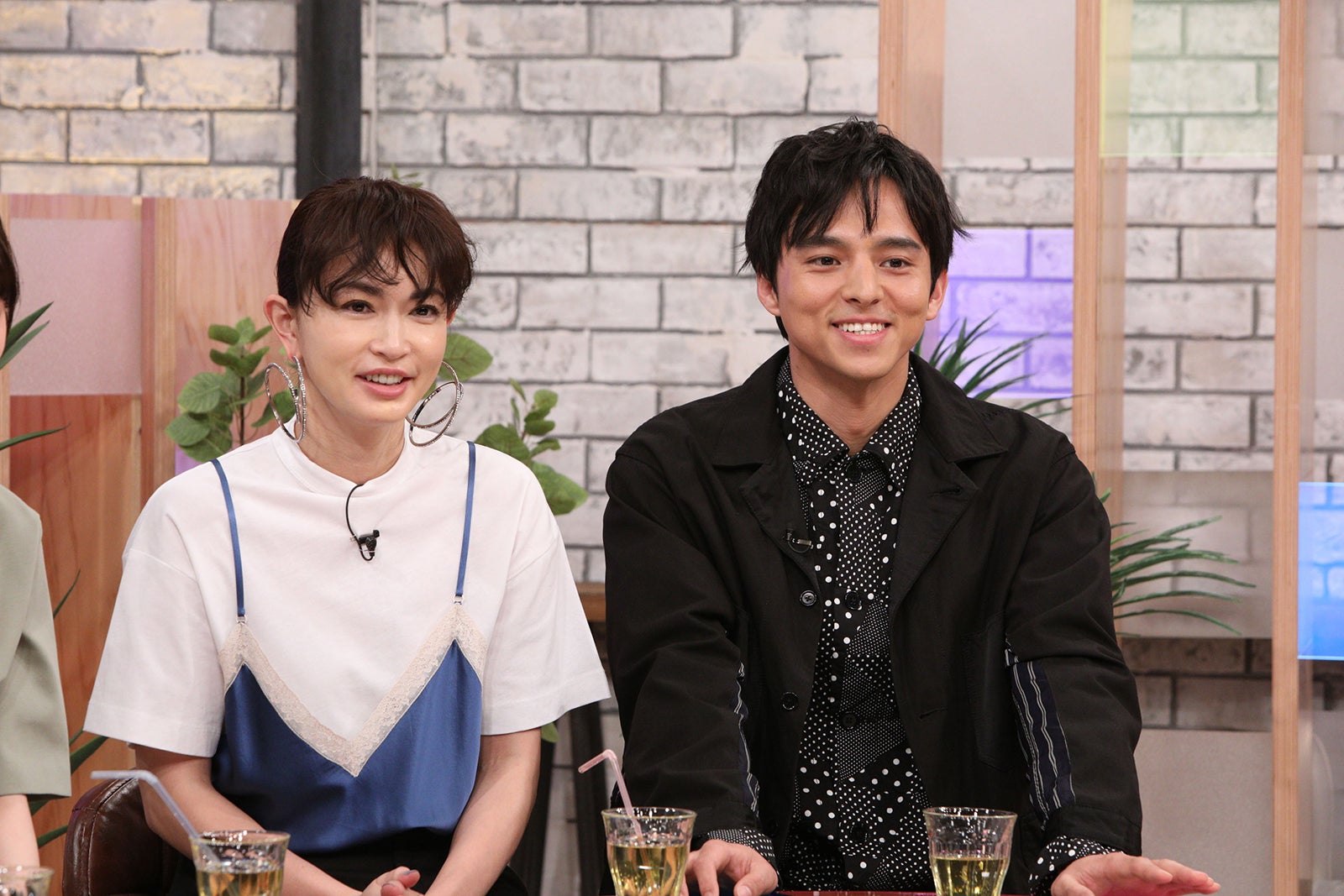 長谷川京子、満島真之介（C）カンテレ