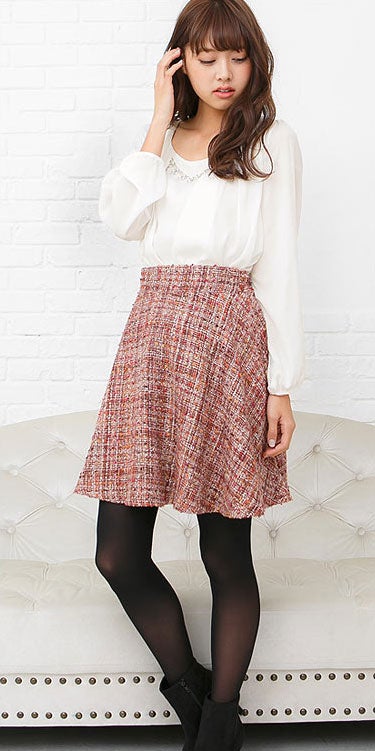 ビジュー付きドレープシフォンブラウストップス「神戸レタス」2690円（税込）／画像提供：神戸レタス