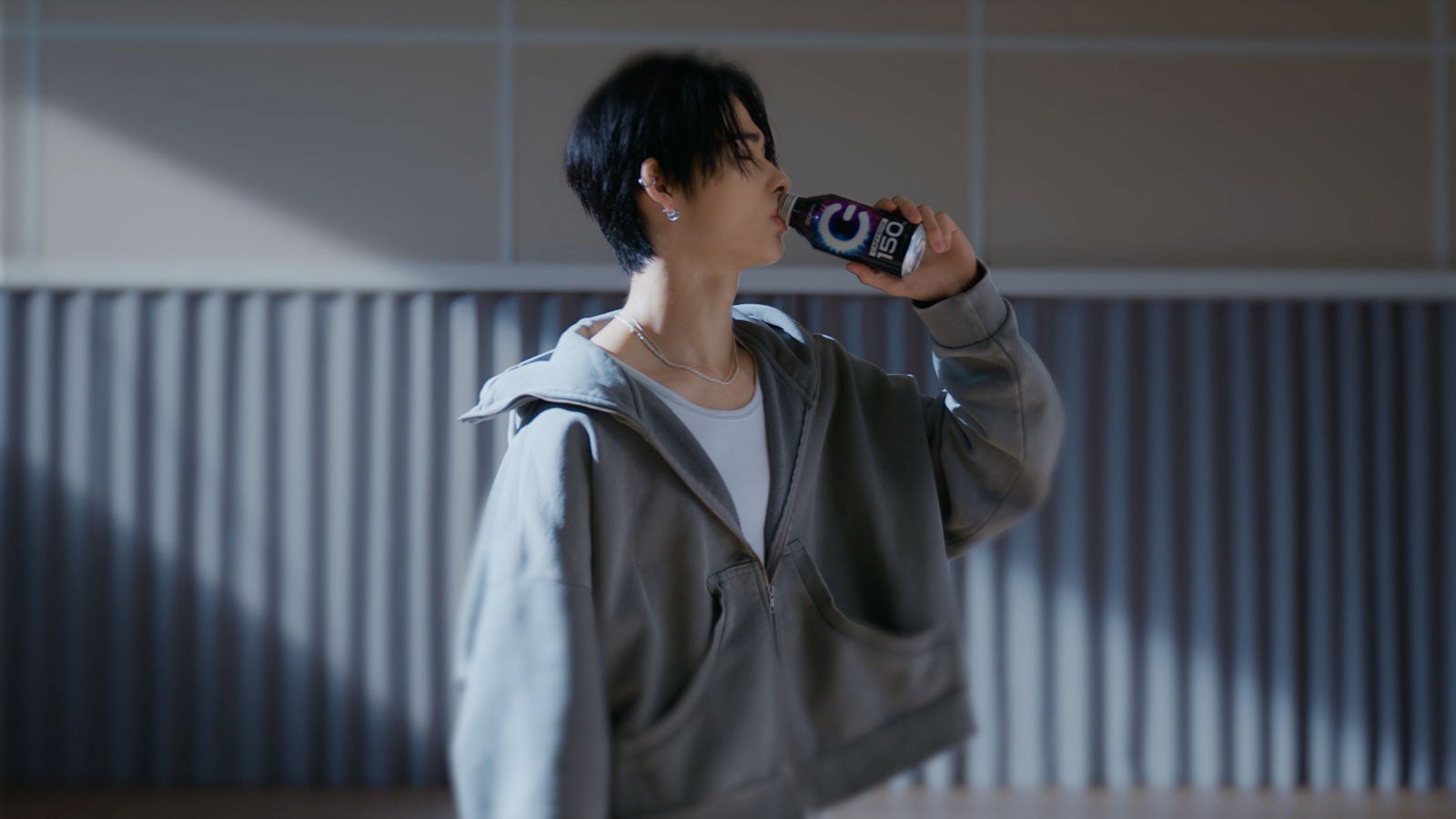 ENHYPENニキ、新ブランドアンバサダー就任 CMで躍動感あふれる