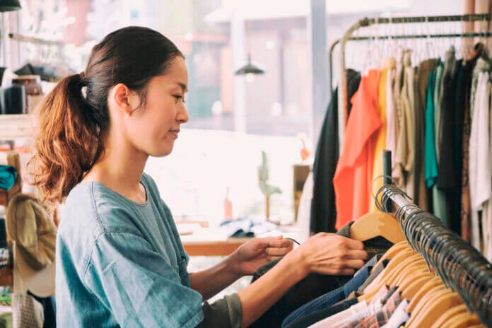 20代、30代の頃の服を着続けている