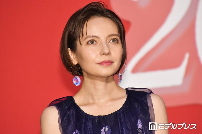 ベッキー、自分で育てたミントで作るハーブティー公開「オシャレ」「センス抜群の急須」の声