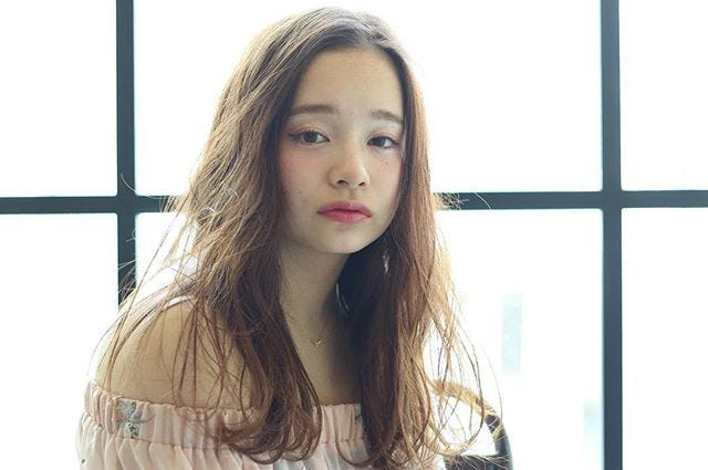 画像12 16 ロングヘアのままでもイメチェンできる 雰囲気が変わるおしゃれヘア特集 モデルプレス