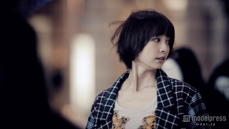 篠田麻里子／新曲「希望的リフレイン」MVより