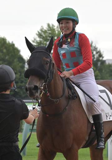 小林美駒騎手が札幌1R逃げ切り 「決めたいレースでした。勝てて良かったです」 開催5勝目で札幌リーディングトップを快走