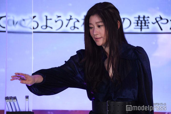 篠原涼子 (C)モデルプレス