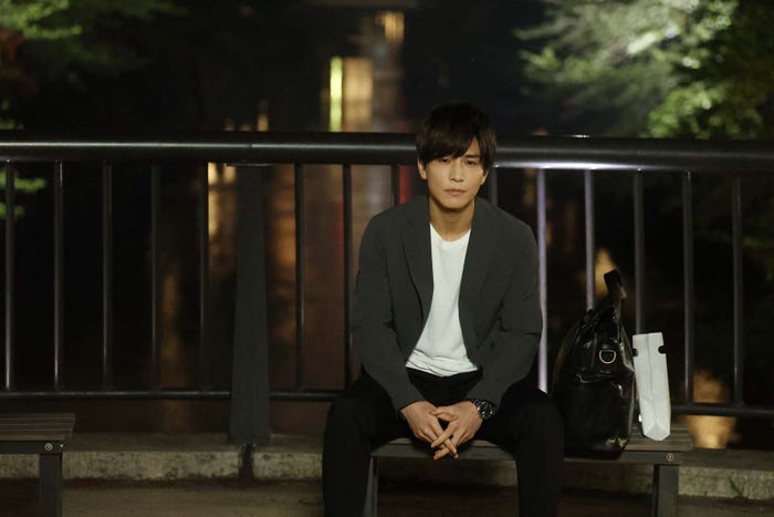 岩田剛典「あなたがしてくれなくても」第4話より(C)フジテレビ