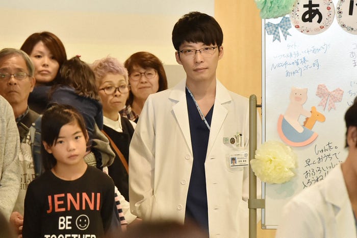 星野源/「コウノドリ」第3話より(画像提供:TBS)