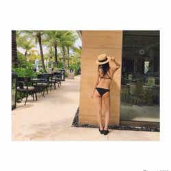 モデルプレス - 板野友美、美ヒップ強調のSEXYビキニショットが話題「スタイル良すぎ」