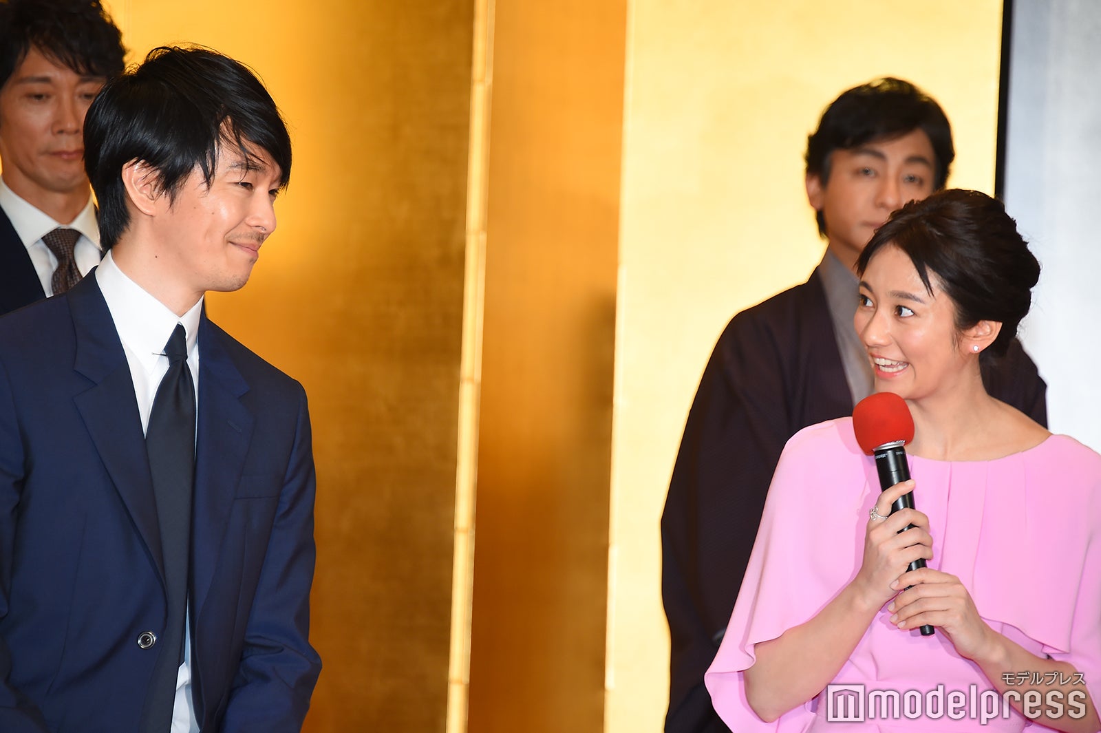 長谷川博己、木村文乃 （C）モデルプレス