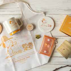 スイートポテトクッキー¥972・スイートポテト¥1,300・珪藻土コースター¥770・コースター付マグ¥2,750・ピンバッジ¥770・クリアマルチケース¥935・マスキングテープ¥550・エコバッグ¥1,320(各税込)