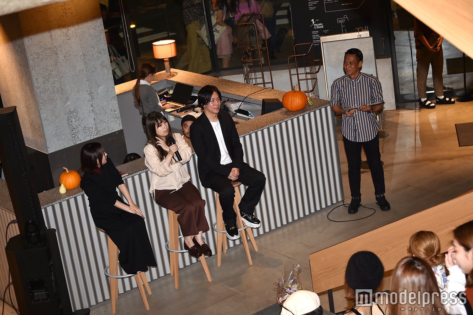 トークショーの模様 （C）モデルプレス