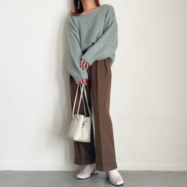 GU　インタックワイドパンツ　コーデ　ニット