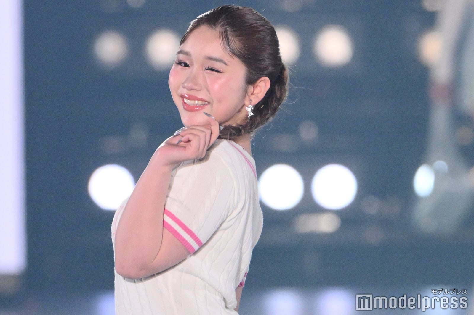 「今日好き」中島結音、美ボディライン強調ワンピース姿【関コレ2025S/S】