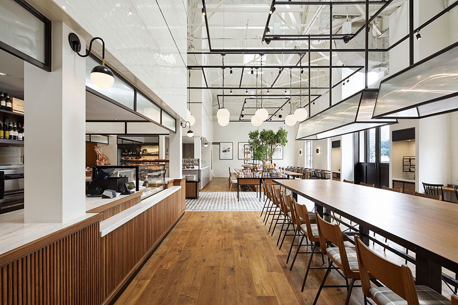 breadworks、Lily cakes店内