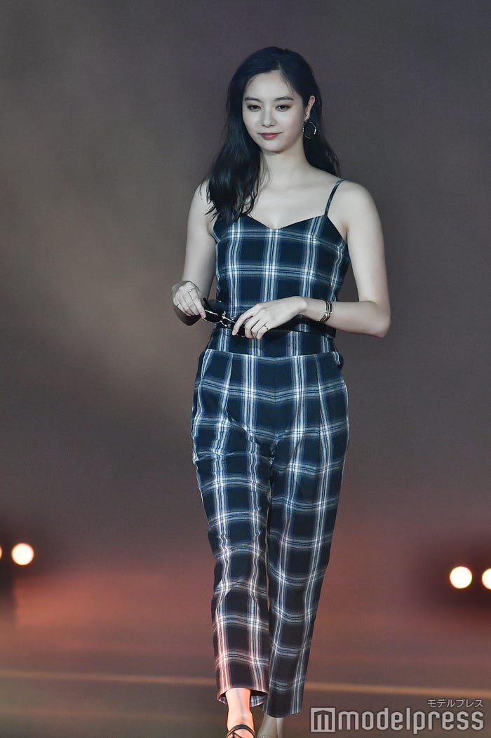 新川優愛 (C)モデルプレス