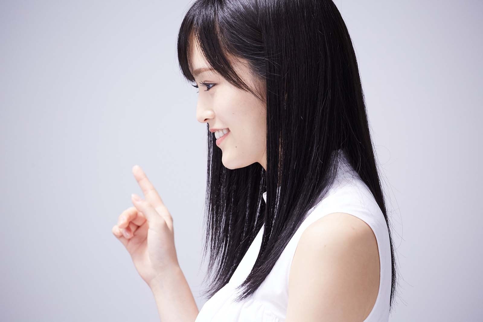 山本彩／撮影時のオフショット（提供写真）