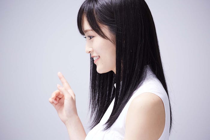 山本彩/撮影時のオフショット(提供写真)