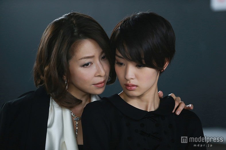 真矢ミキ、剛力彩芽（C）関西テレビ