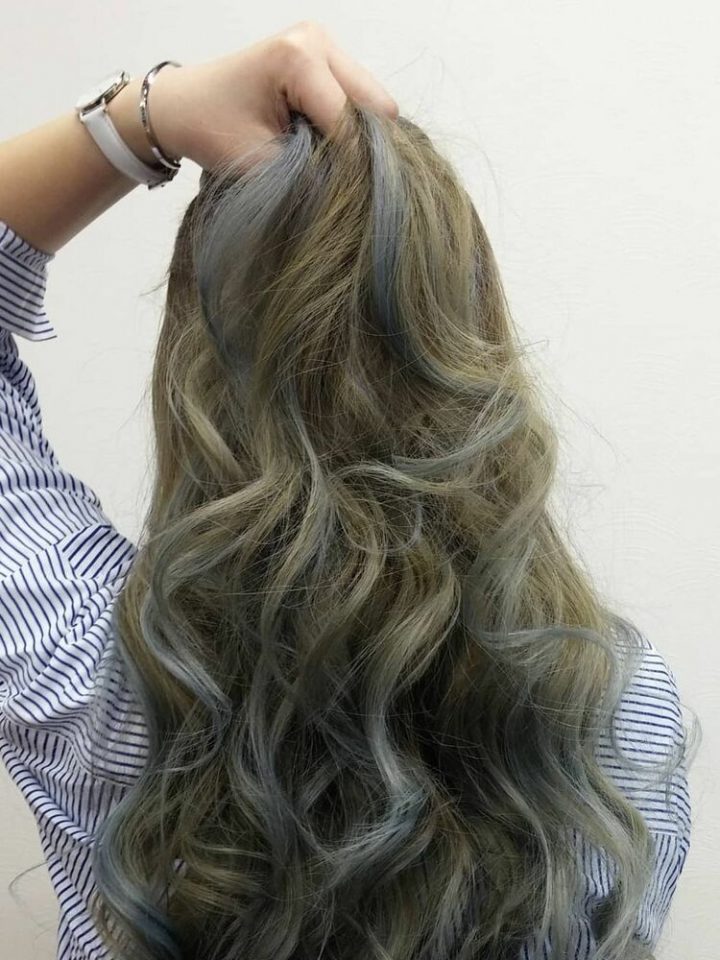 おしゃれな ロング メッシュ のヘアカタログ 印象がグッと変わる人気スタイル モデルプレス おしゃれな ロング メッシュ のヘアカタログ 印象がグッと変わる人気スタイル モデルプレス
