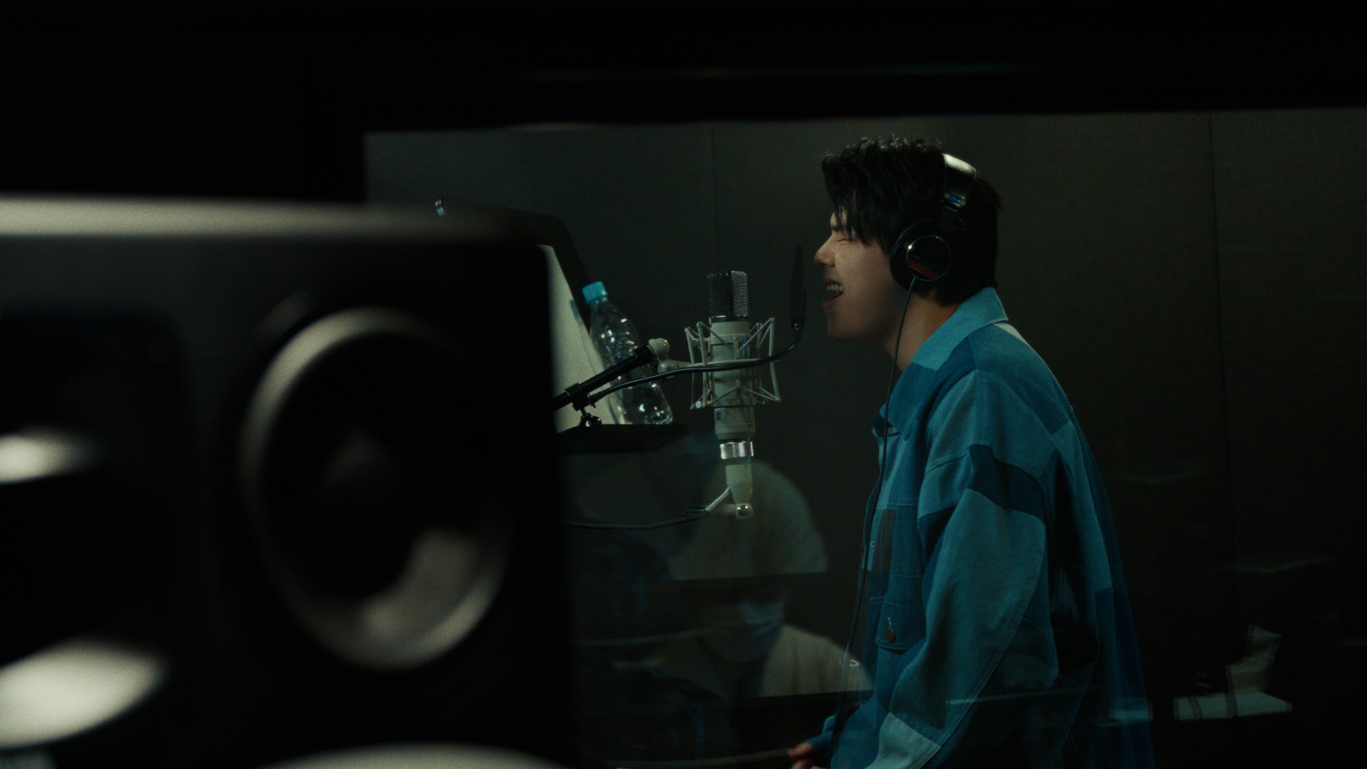 新WEBムービー「サン生と楽曲作ったよ」篇より（提供写真）