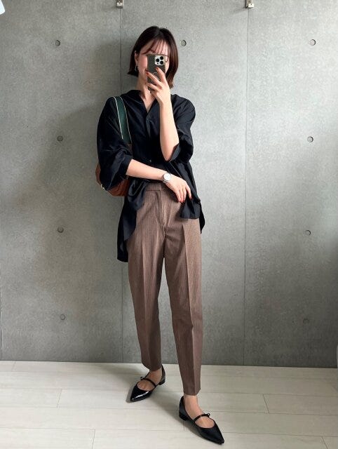 ユニクロ　パンツ　コーデ　シャツ